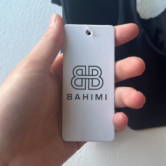 Black Sports bra lots of support size medium - Picture 4 of 6